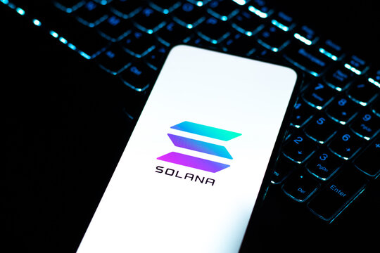 Solana Holds Near $73 As ETF Flows And Ecosystem Pilots Stay In Focus